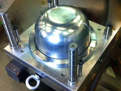 NÁSTROJÁRNA R-TOOLS BRNO