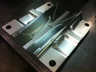 NÁSTROJÁRNA R-TOOLS BRNO