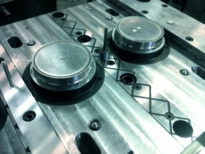 NÁSTROJÁRNA R-TOOLS BRNO